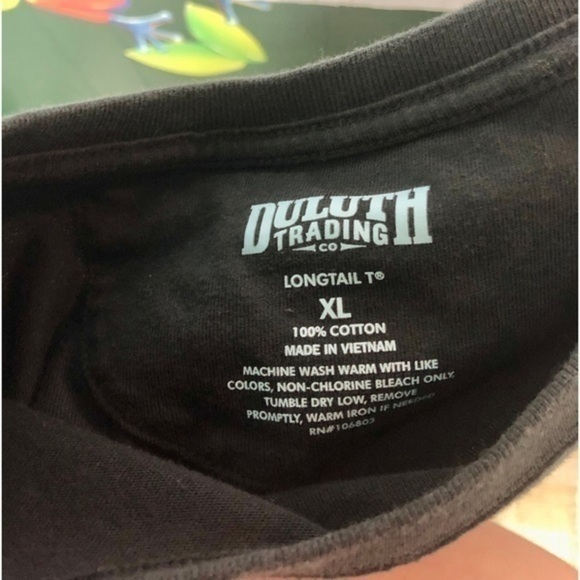 🌷Duluth Trading Co. Black Cotton Crew Neck Long Tail T-shirt - Picture 3 of 7